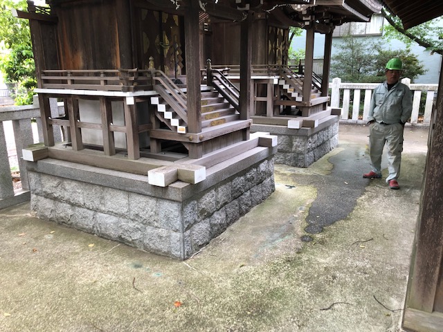 春日井神社祠土台入替工事施工前写真